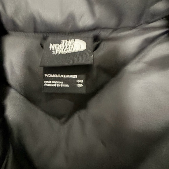 The North Face Women's black Puffer Vest - Picture 2 of 2